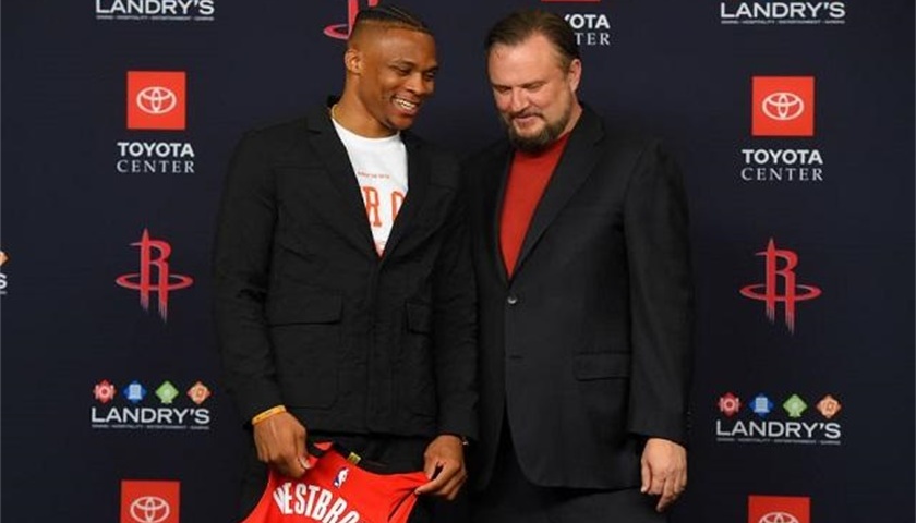 两边不讨好，瓦伦VS塞维赛后主裁判遭双方主帅声讨（瓦伦VS塞维赛后风波：主裁遭两队主帅齐声抨击）