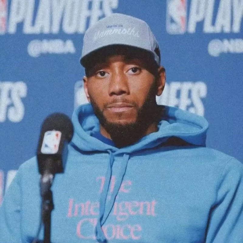 逆天，挪威甲门将点球大战一脚将摆好的球踢走以干扰对方（点球大战离谱一幕：挪甲门将故意将摆好的球踢走干扰对手）