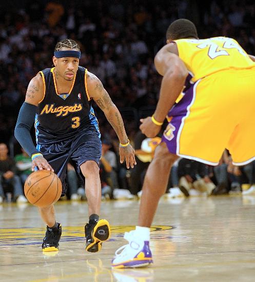 恩佐：蓝军是英超和欧冠有力竞争者；希望阿根廷能卫冕世界杯（恩佐：切尔西有实力冲击英超与欧冠，盼阿根廷卫冕世界杯）